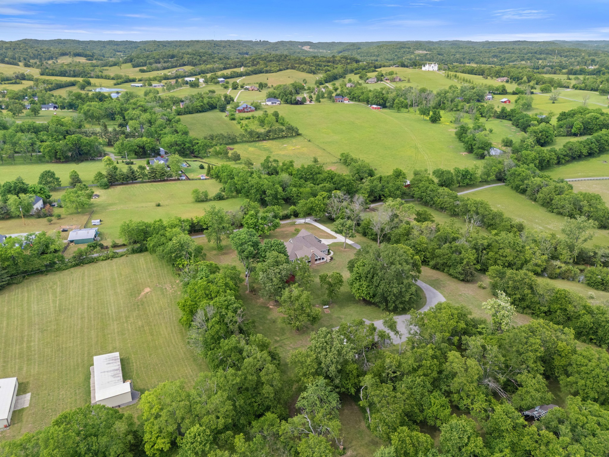 587A Douglas Lane Gallatin TN 37066