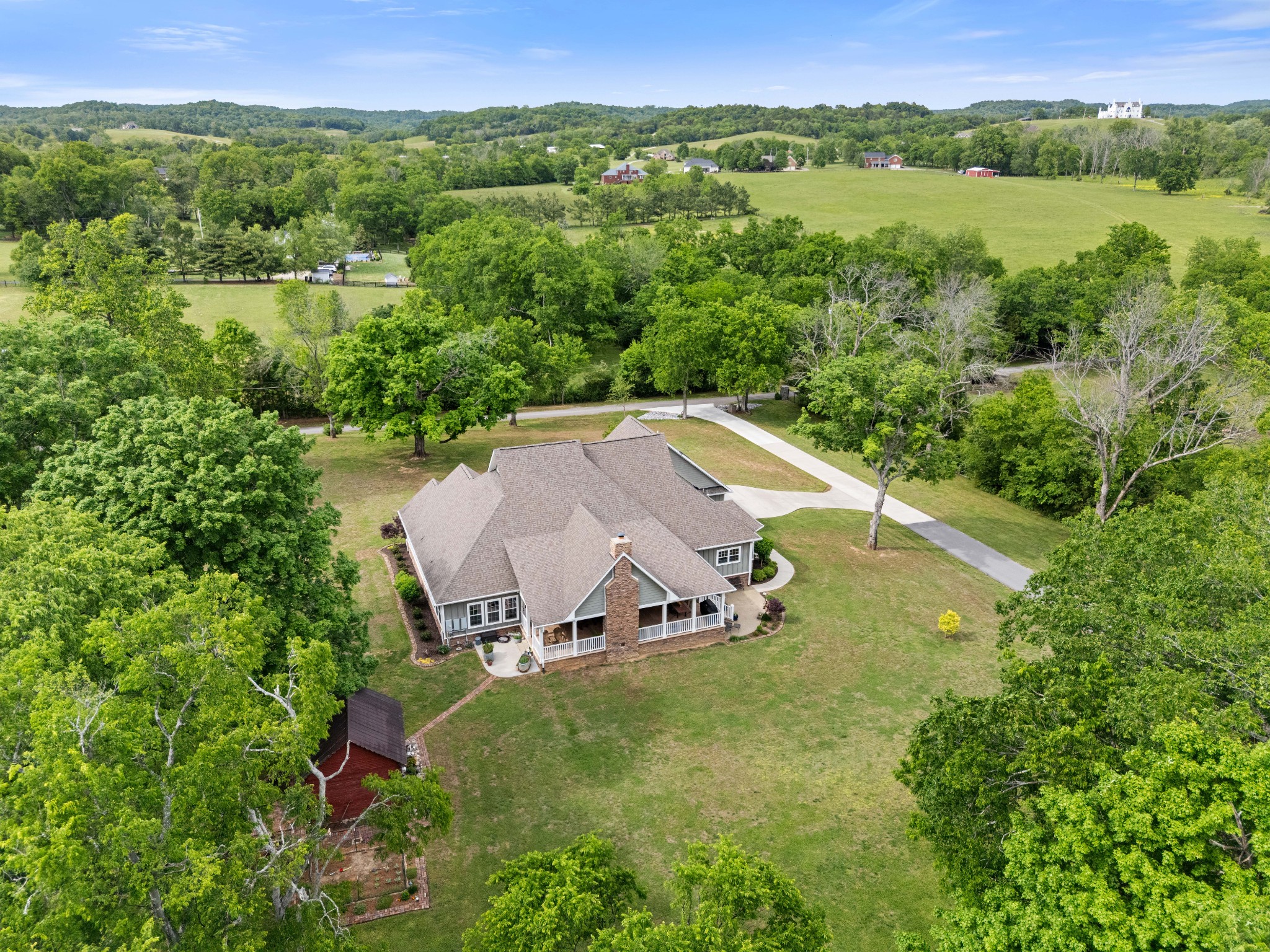587A Douglas Lane Gallatin TN 37066