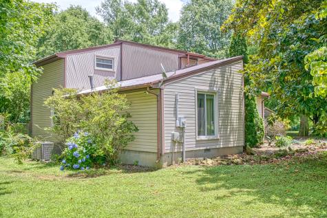 3570 Golden Mountain Road, NE Sparta TN 38583