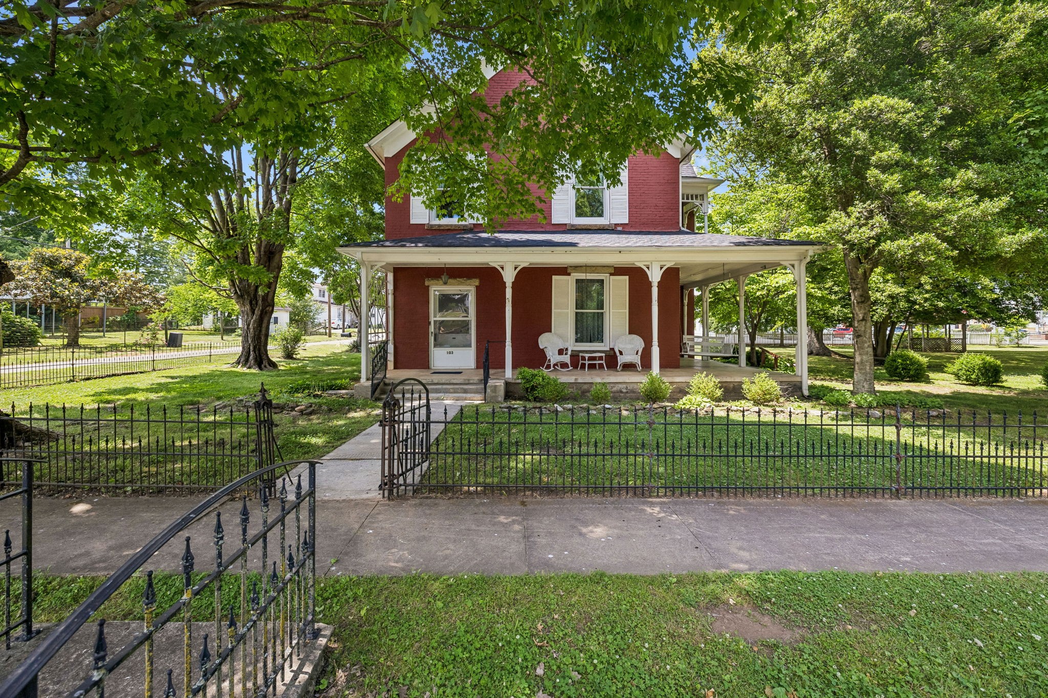 103 Cowan St, W Cowan TN 37318