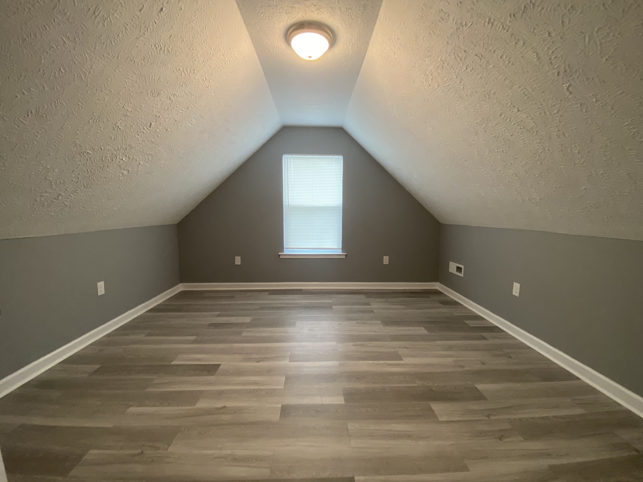 2909 Ridgewood Dr, NE Christiana TN 37037