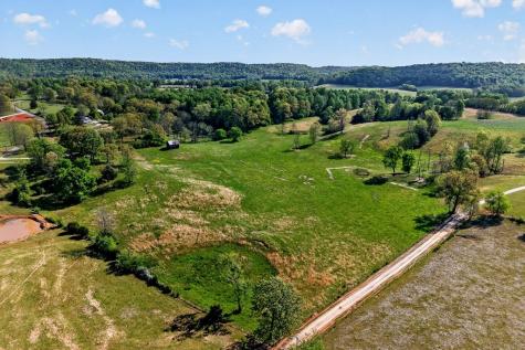 515 Jericho Road Quebeck TN 38579