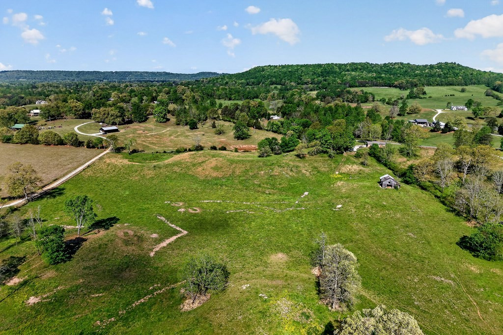 515 Jericho Road Quebeck TN 38579