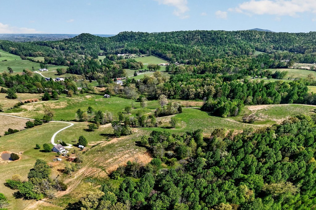 515 Jericho Road Quebeck TN 38579