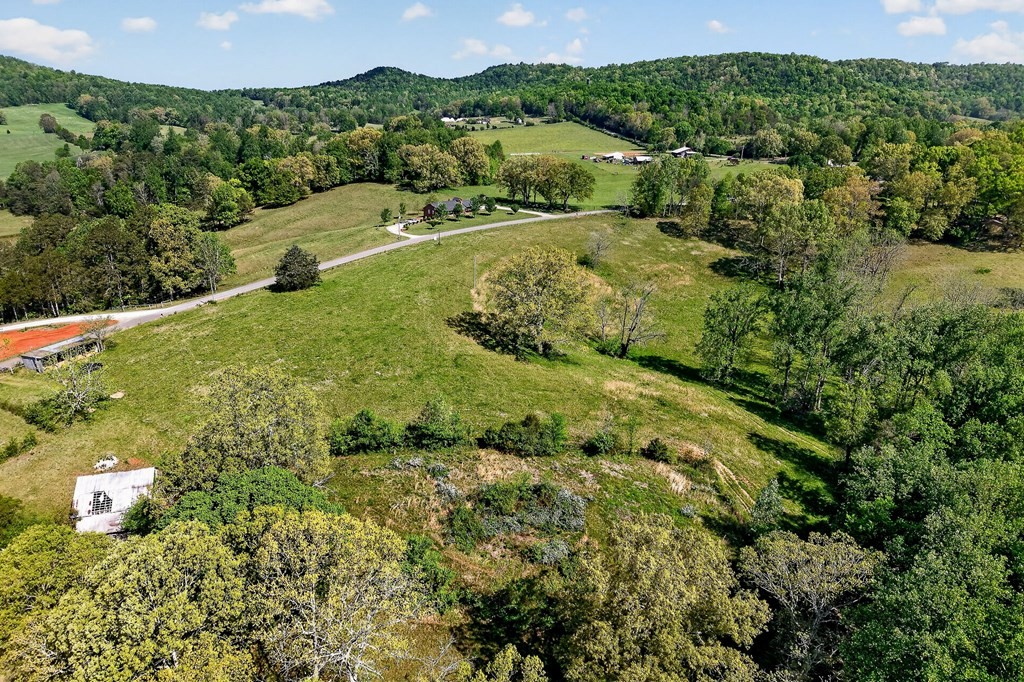 515 Jericho Road Quebeck TN 38579