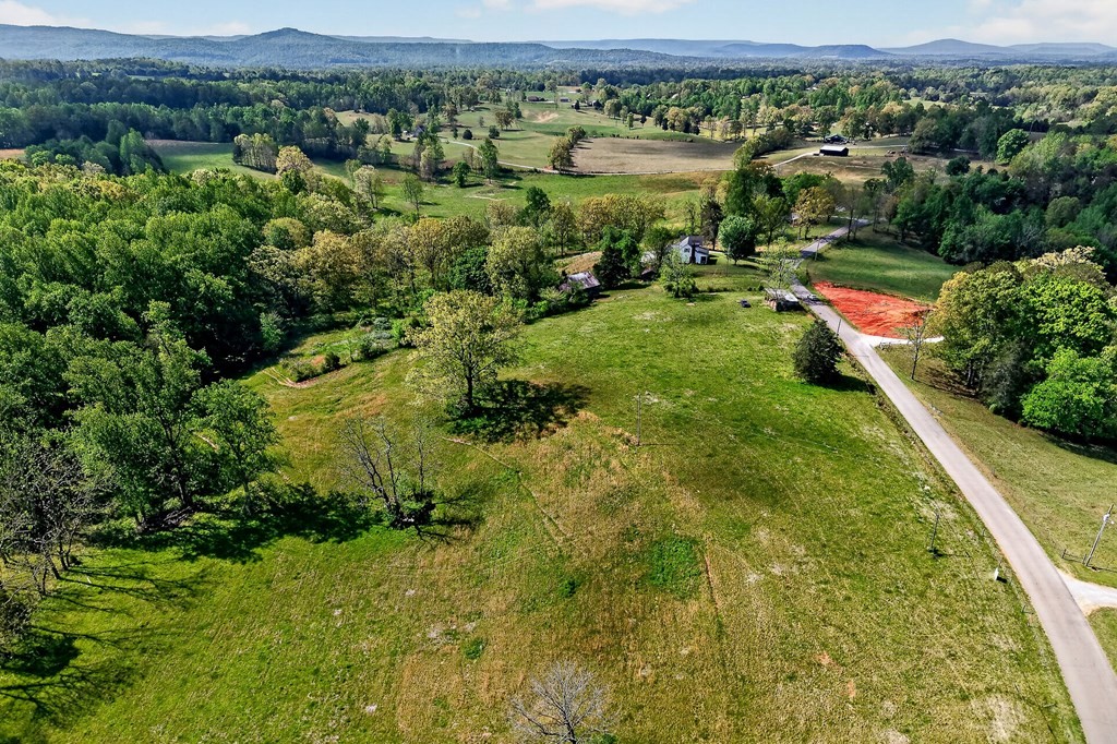 515 Jericho Road Quebeck TN 38579