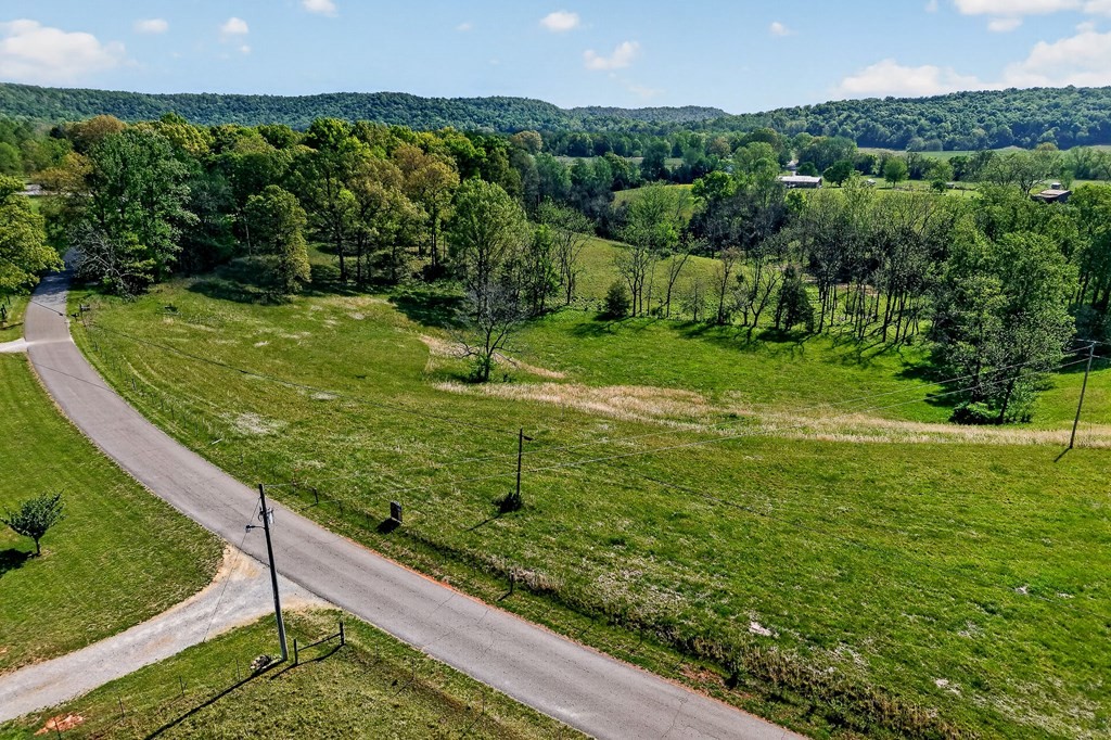 515 Jericho Road Quebeck TN 38579