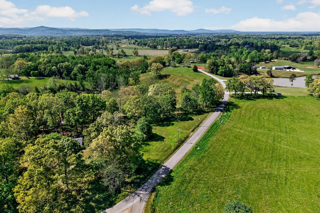 515 Jericho Road Quebeck TN 38579