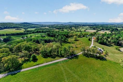 515 Jericho Road Quebeck TN 38579