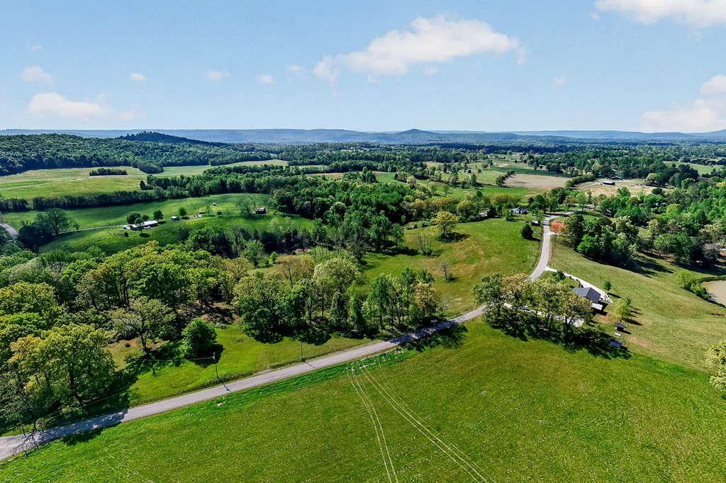 515 Jericho Road Quebeck TN 38579