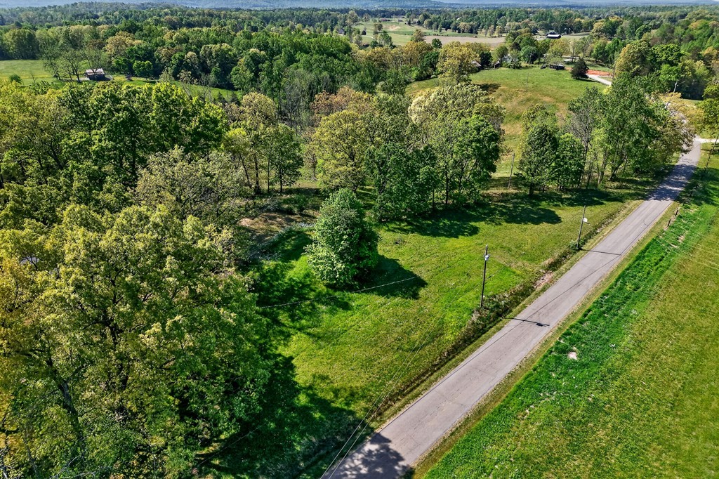 515 Jericho Road Quebeck TN 38579