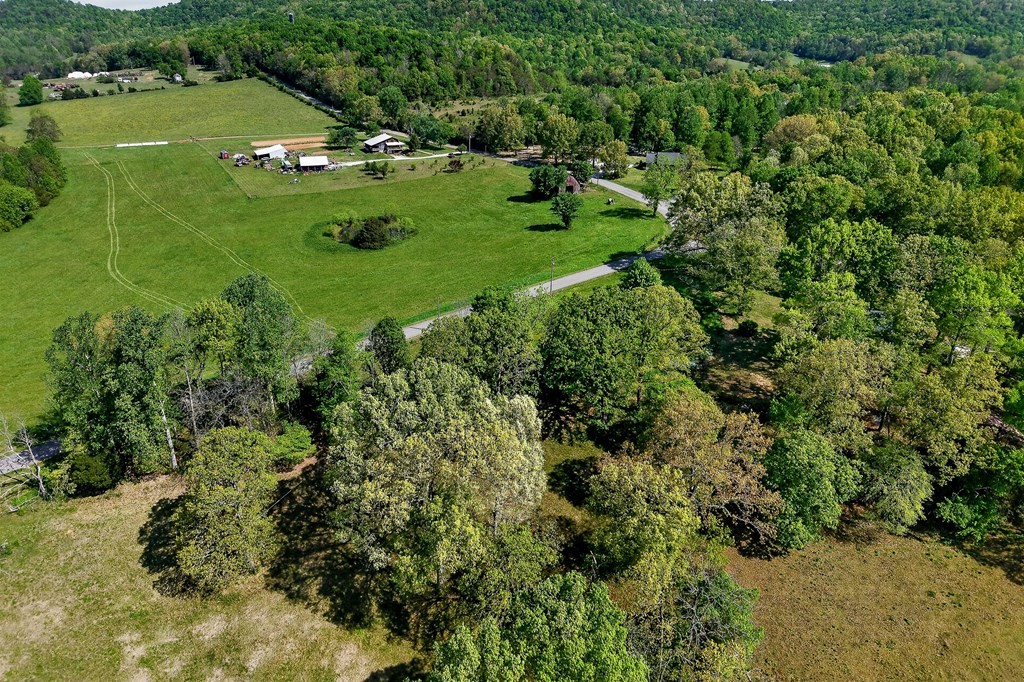 515 Jericho Road Quebeck TN 38579