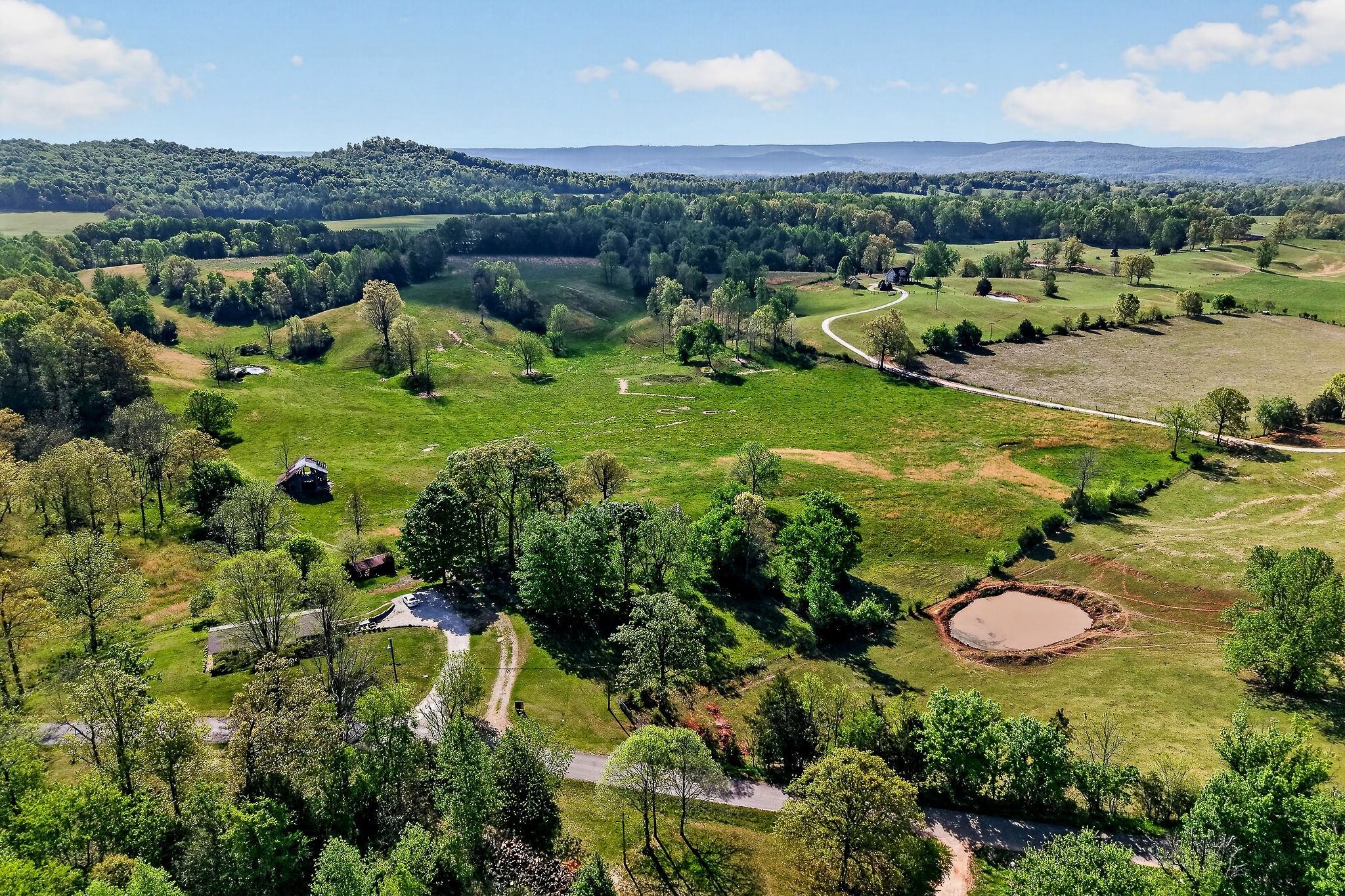515 Jericho Road Quebeck TN 38579