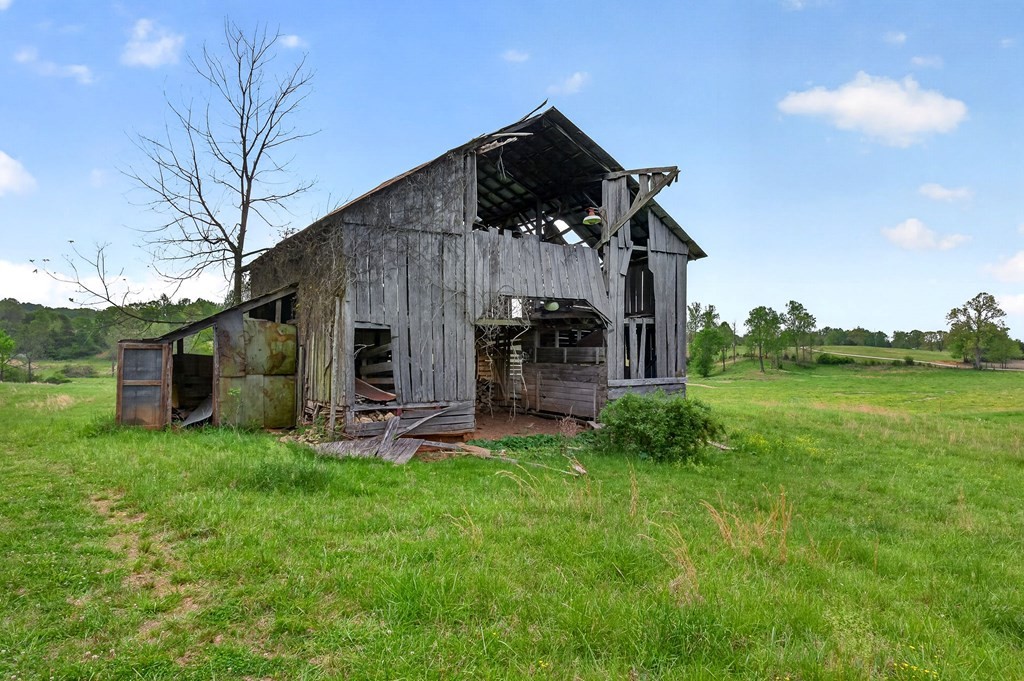 515 Jericho Road Quebeck TN 38579