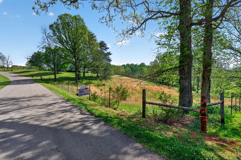 515 Jericho Road Quebeck TN 38579