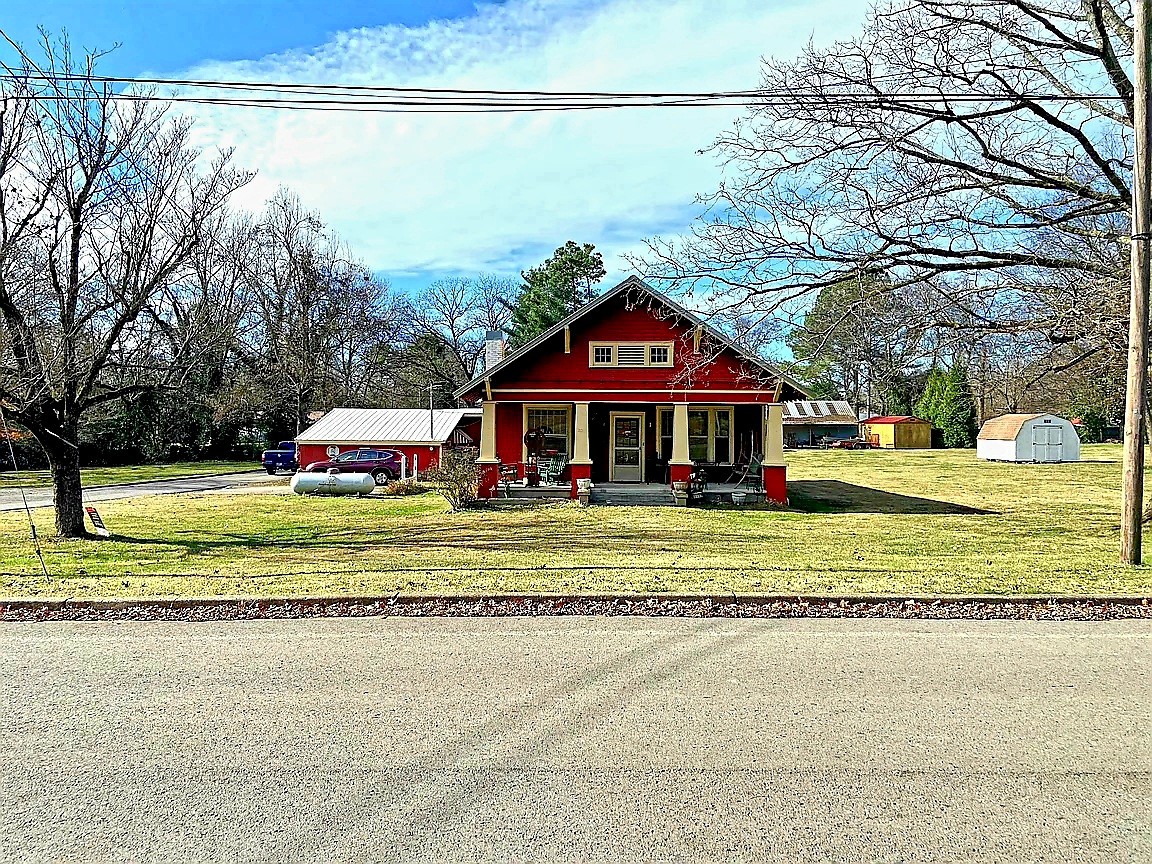 201 Maple Street Bell Buckle TN 37020