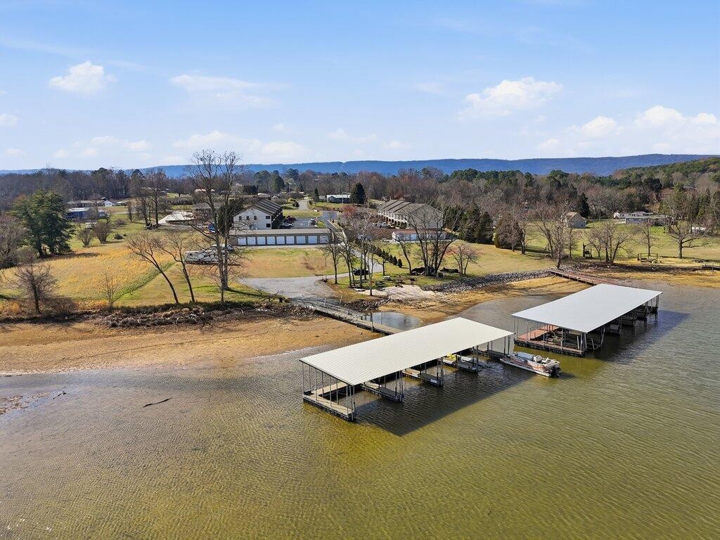 1255 New Lake Road Spring City TN 37381