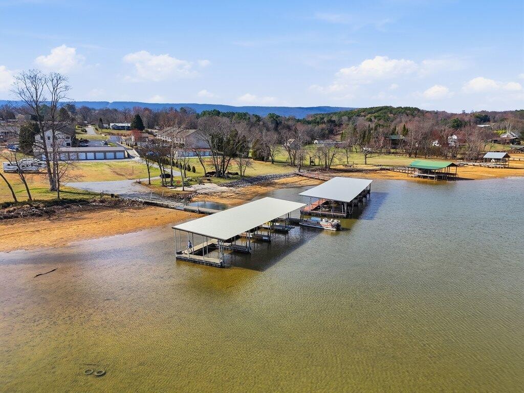 1255 New Lake Road Spring City TN 37381