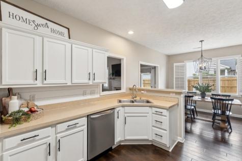 153 Willowleaf Lane White House TN 37188