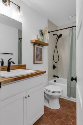3870 Saunders Avenue Nashville TN 37216