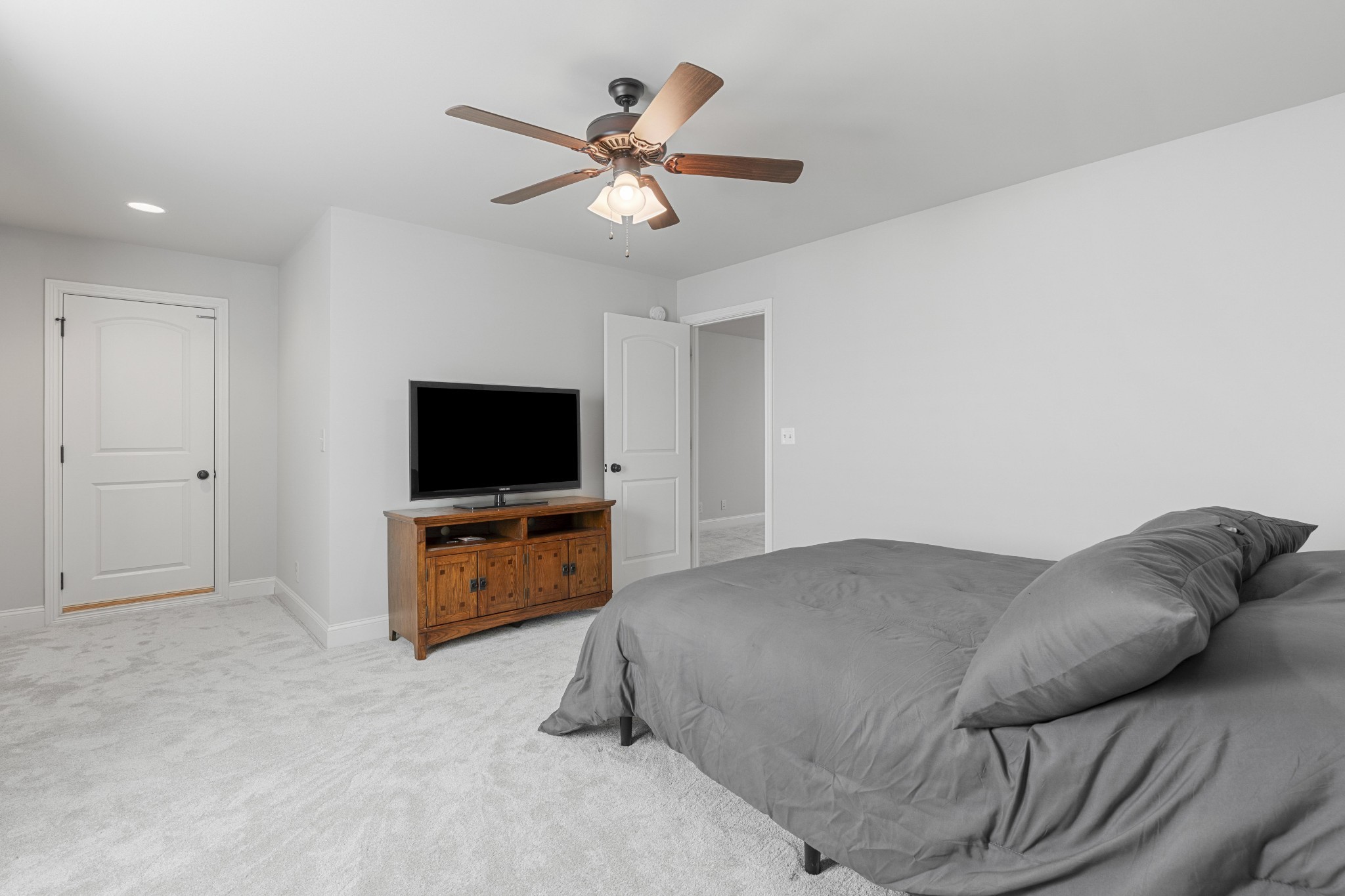 214 Whitman Alley Clarksville TN 37043