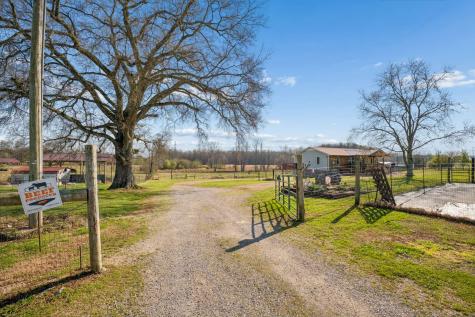 324 Laster Holman Road Decherd TN 37324