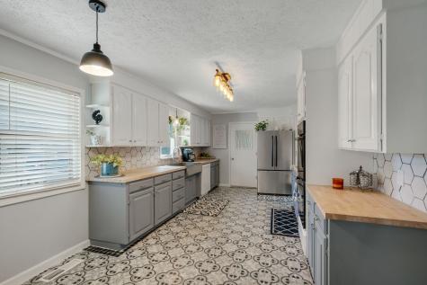 1971 Ridge Road Mc Ewen TN 37101