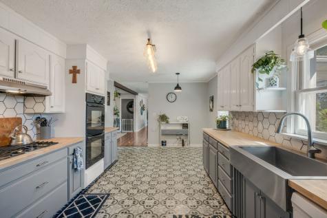 1971 Ridge Road Mc Ewen TN 37101