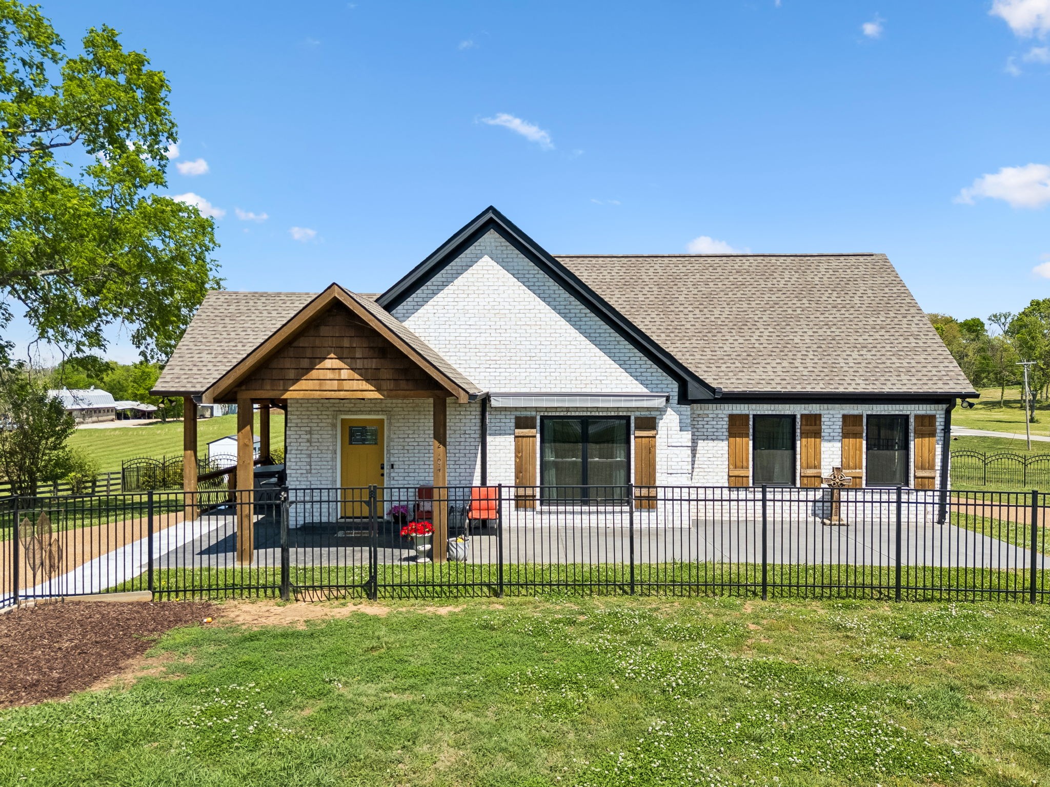 2104 Williamsport Pike Columbia TN 38401