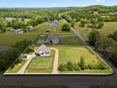 2104 Williamsport Pike Columbia TN 38401