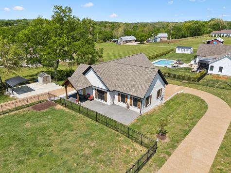 2104 Williamsport Pike Columbia TN 38401