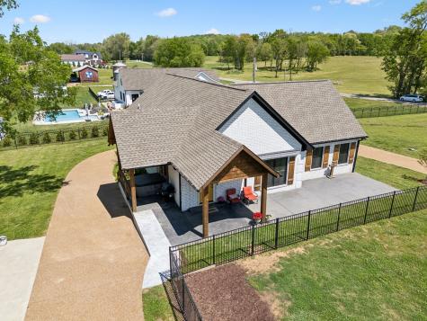 2104 Williamsport Pike Columbia TN 38401