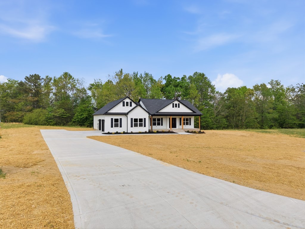 11100 H O Allison Road Baxter TN 38544