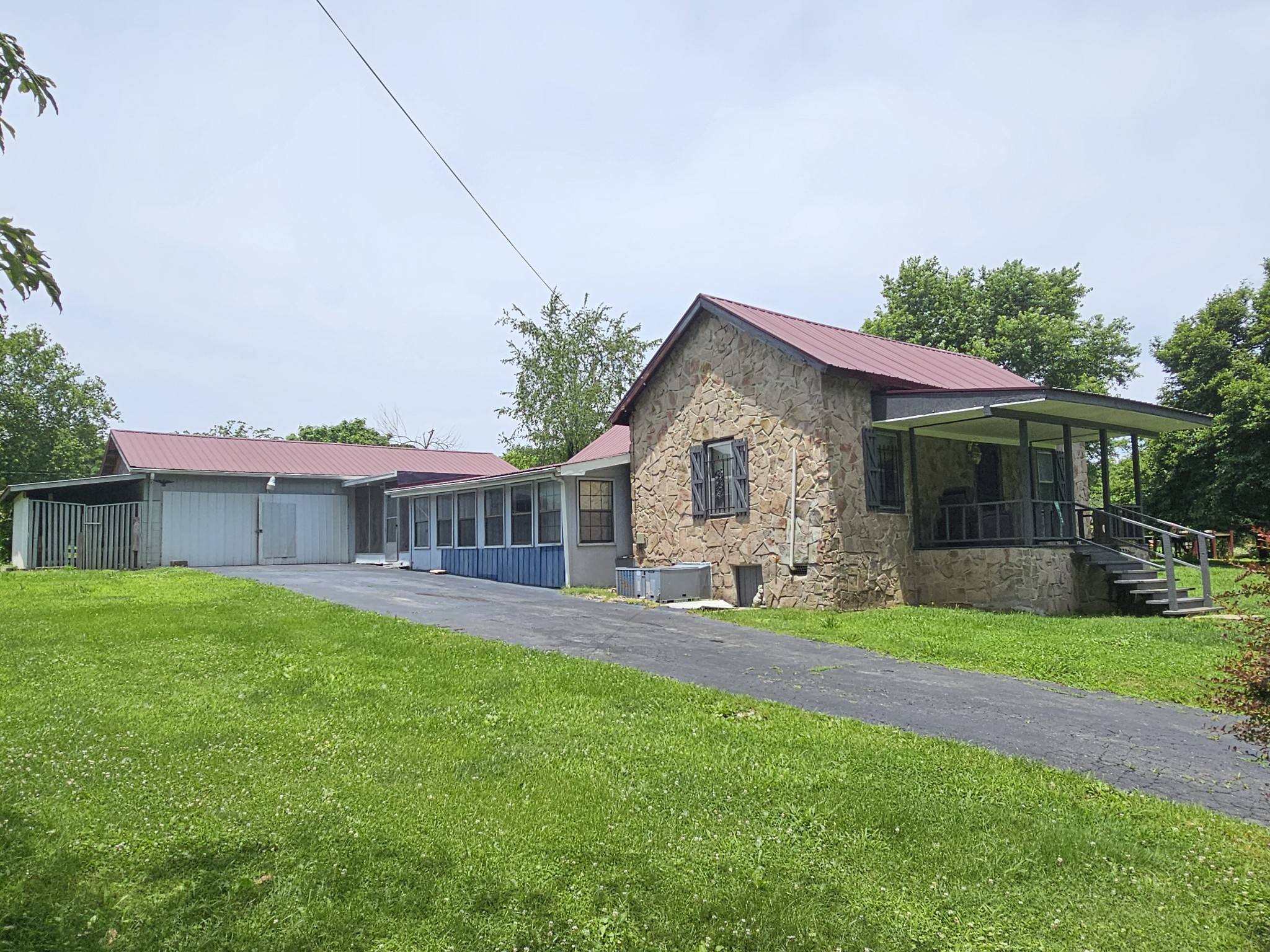 273 E Lee Drive Palmer TN 37365