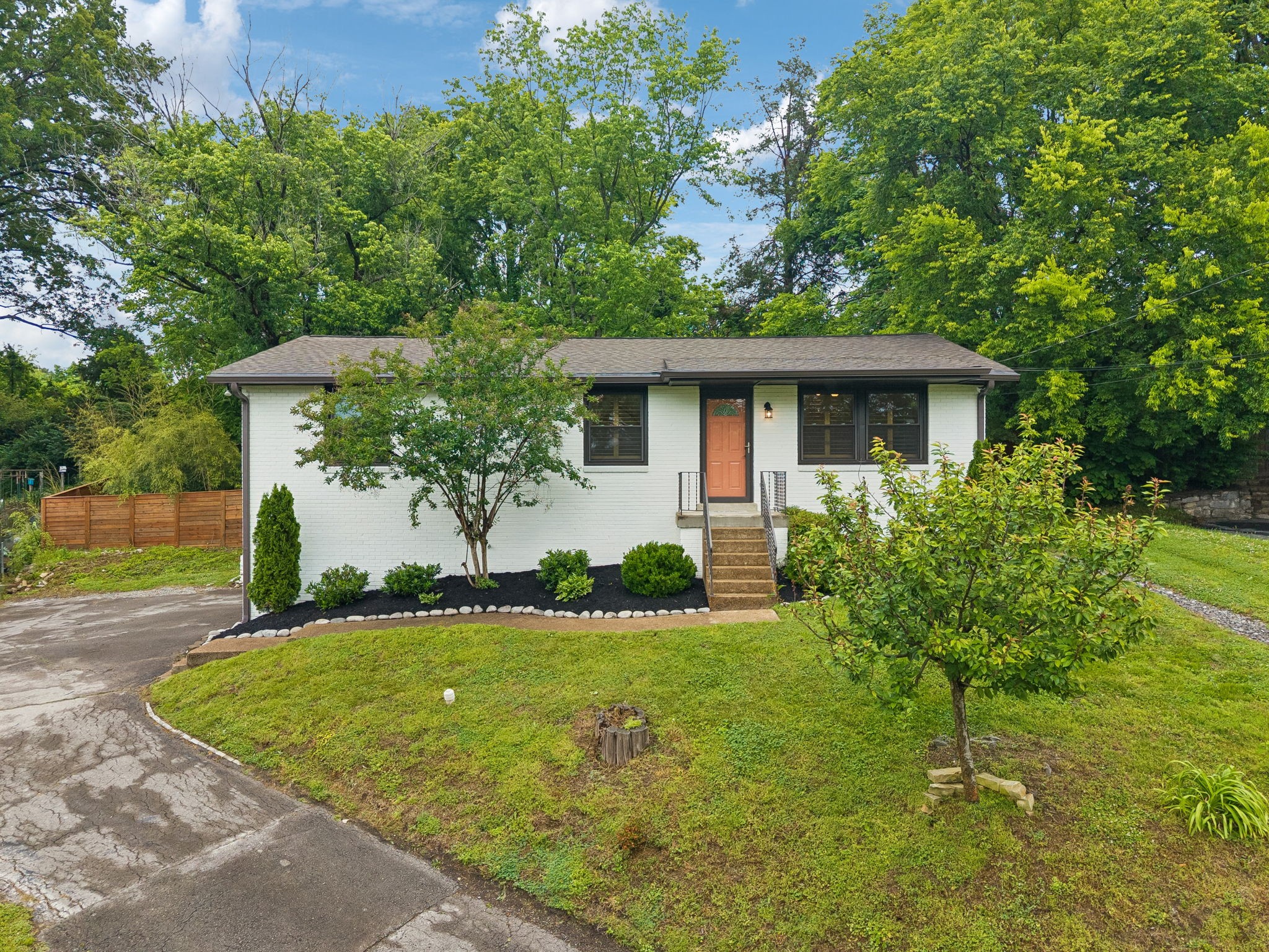 5104 Greentree Drive Nashville TN 37211