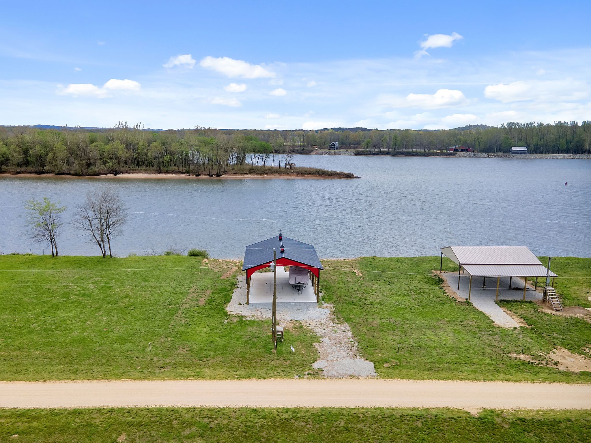 894 Lexi Lane Clifton TN 38425