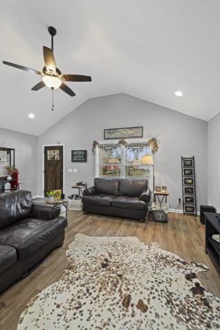 33 Rogers Drive Manchester TN 37355