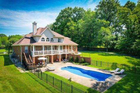 2452 Greens Mill Road Columbia TN 38401