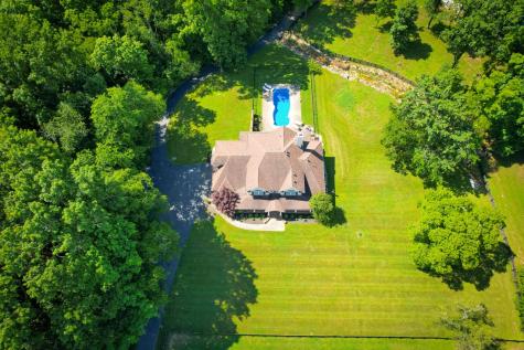 2452 Greens Mill Road Columbia TN 38401