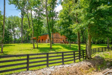 2452 Greens Mill Road Columbia TN 38401