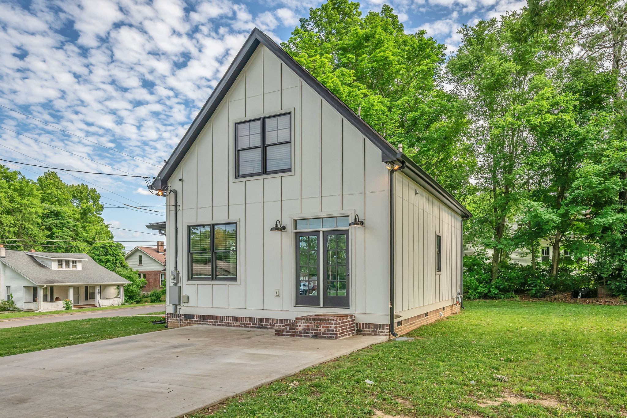 219 Mccreary Heights Dickson TN 37055