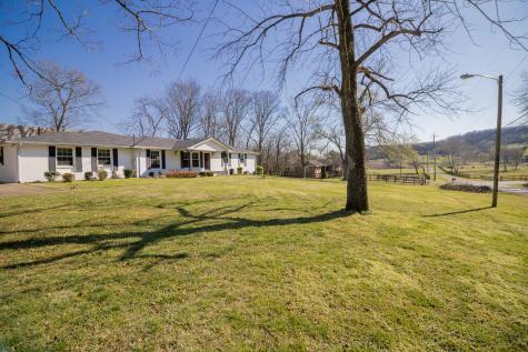 301 Green Acres Drive Goodlettsville TN 37072