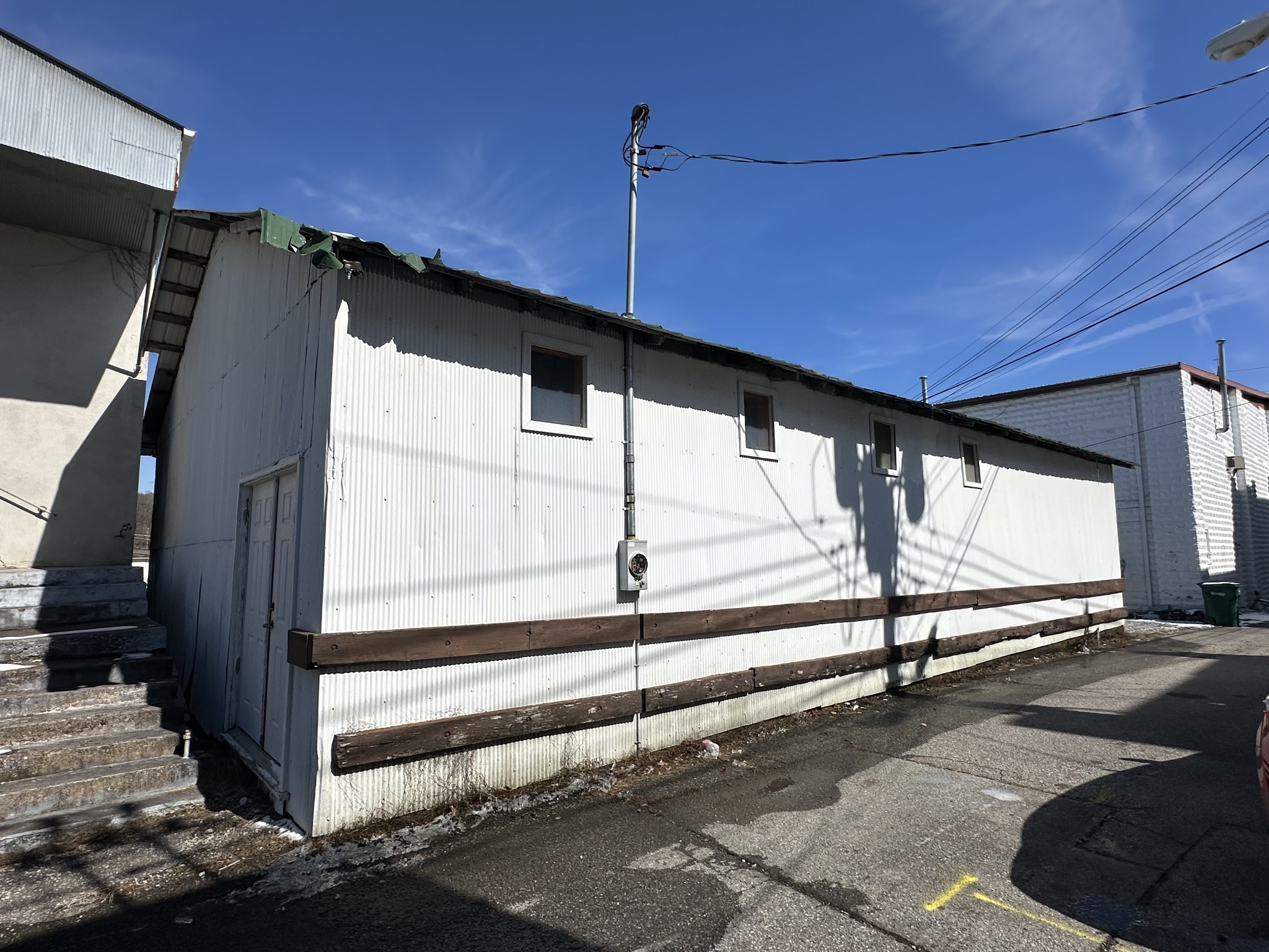 106 W Rogers Street Waverly TN 37185