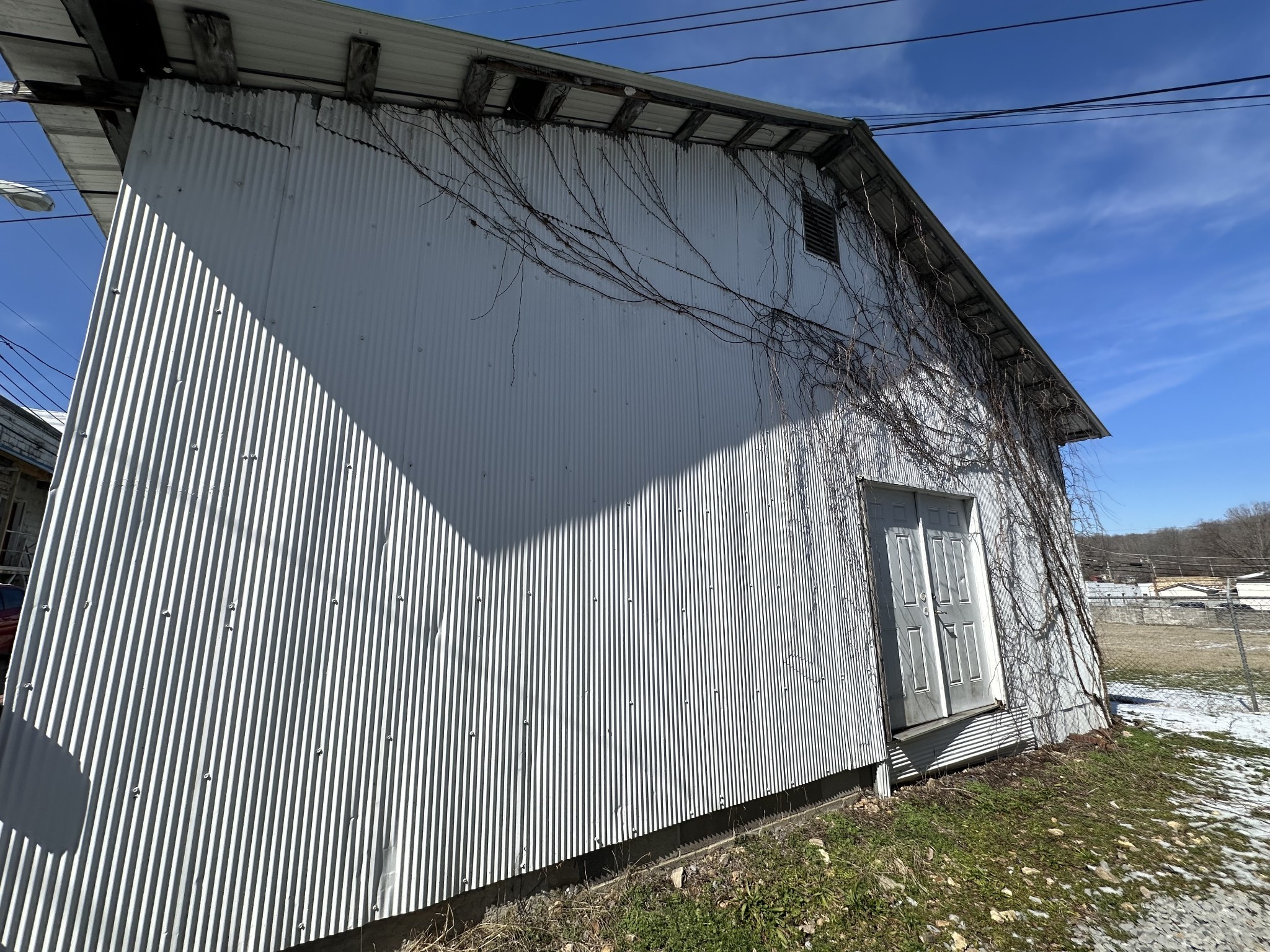 106 W Rogers Street Waverly TN 37185
