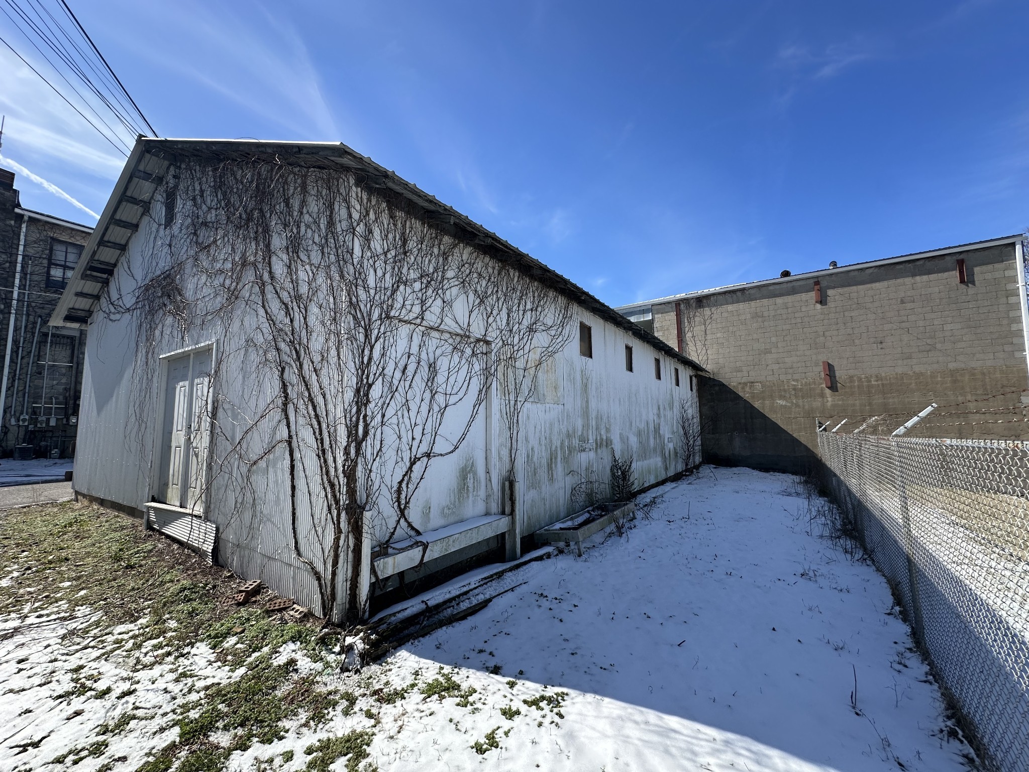 106 W Rogers Street Waverly TN 37185