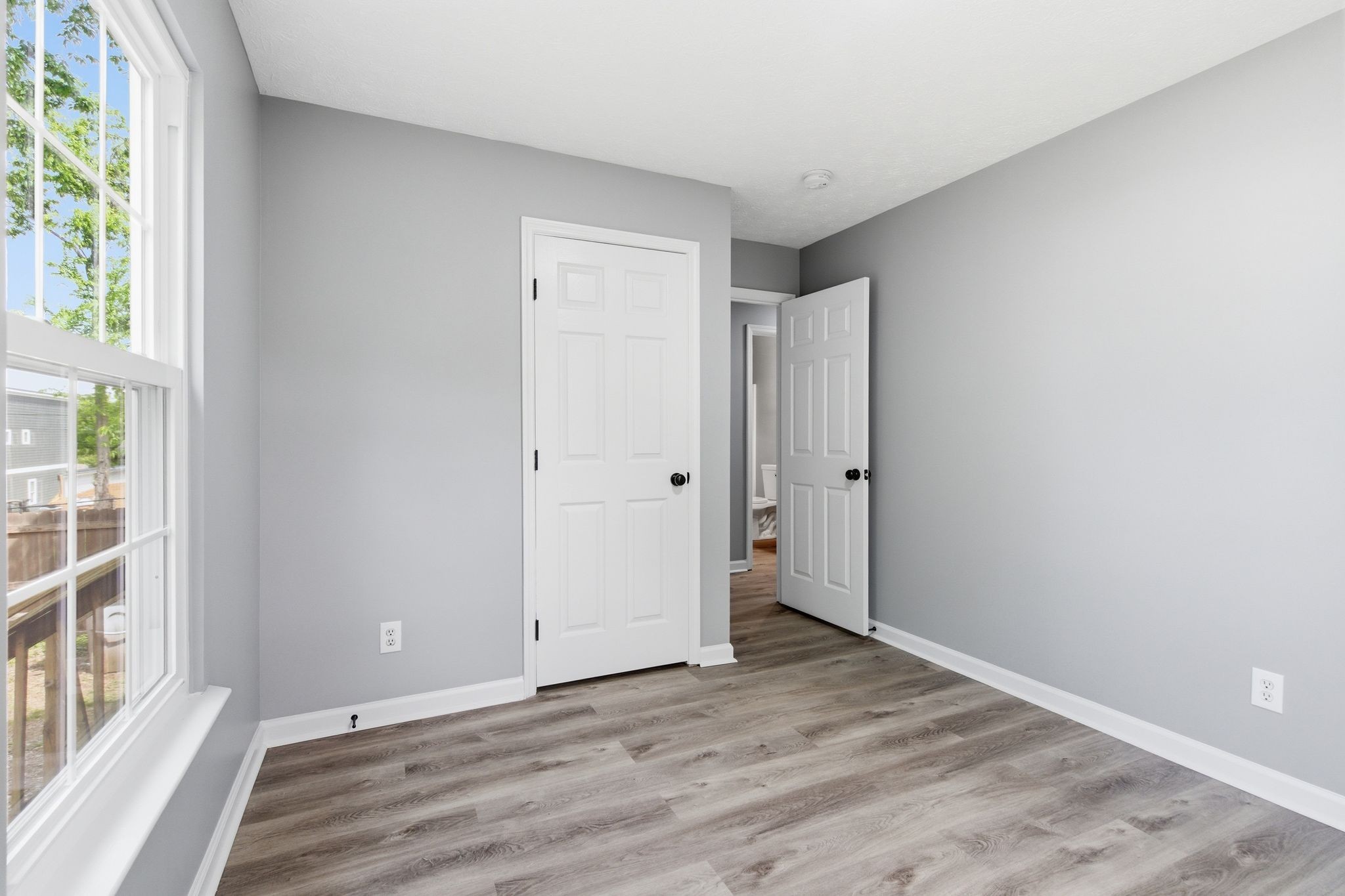 737 25th Ave, N Nashville TN 37208