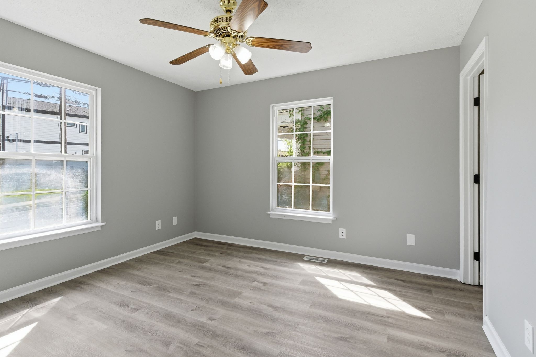 737 25th Ave, N Nashville TN 37208