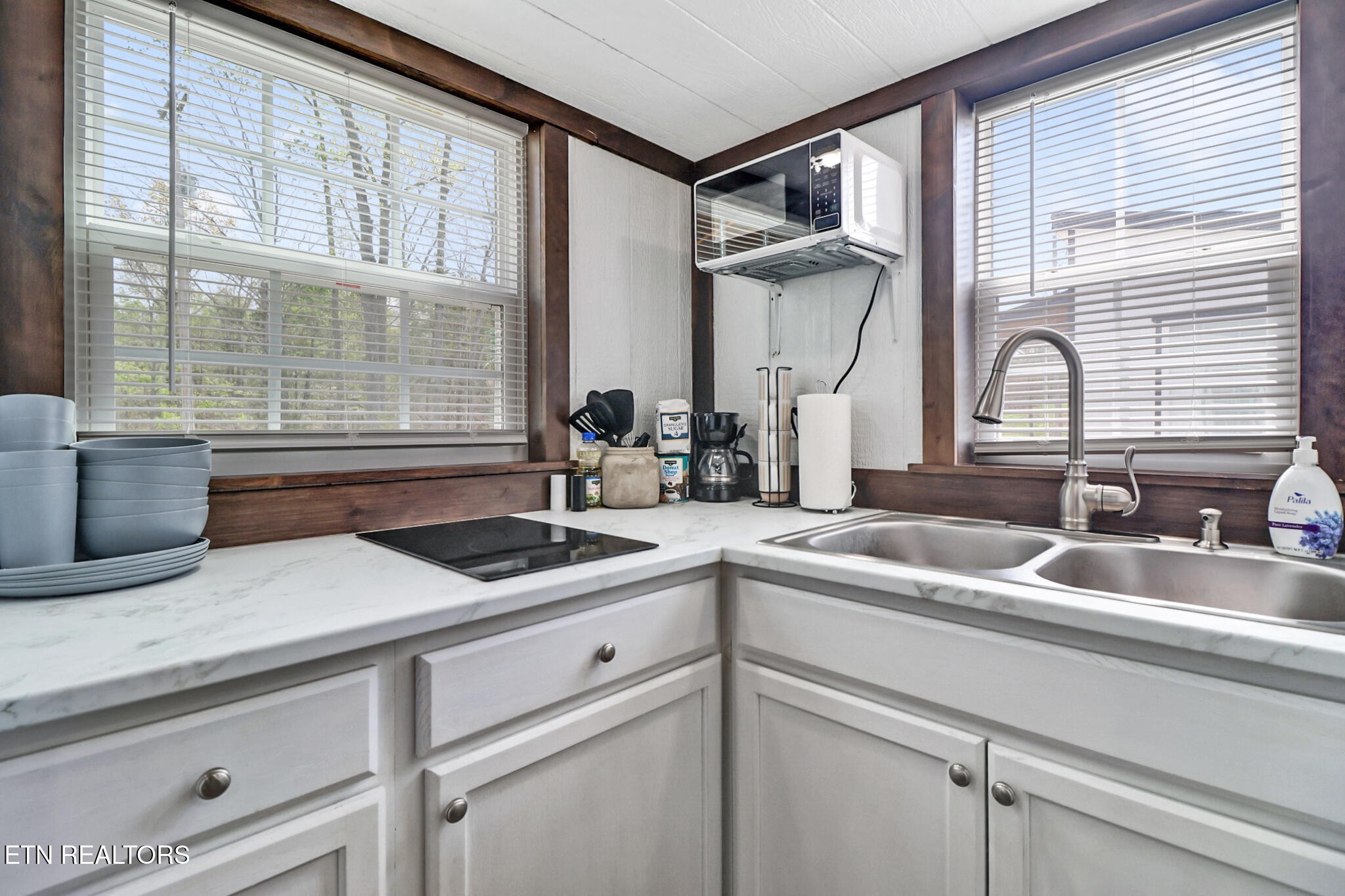 5087 Eagles Cove Road Byrdstown TN 38549
