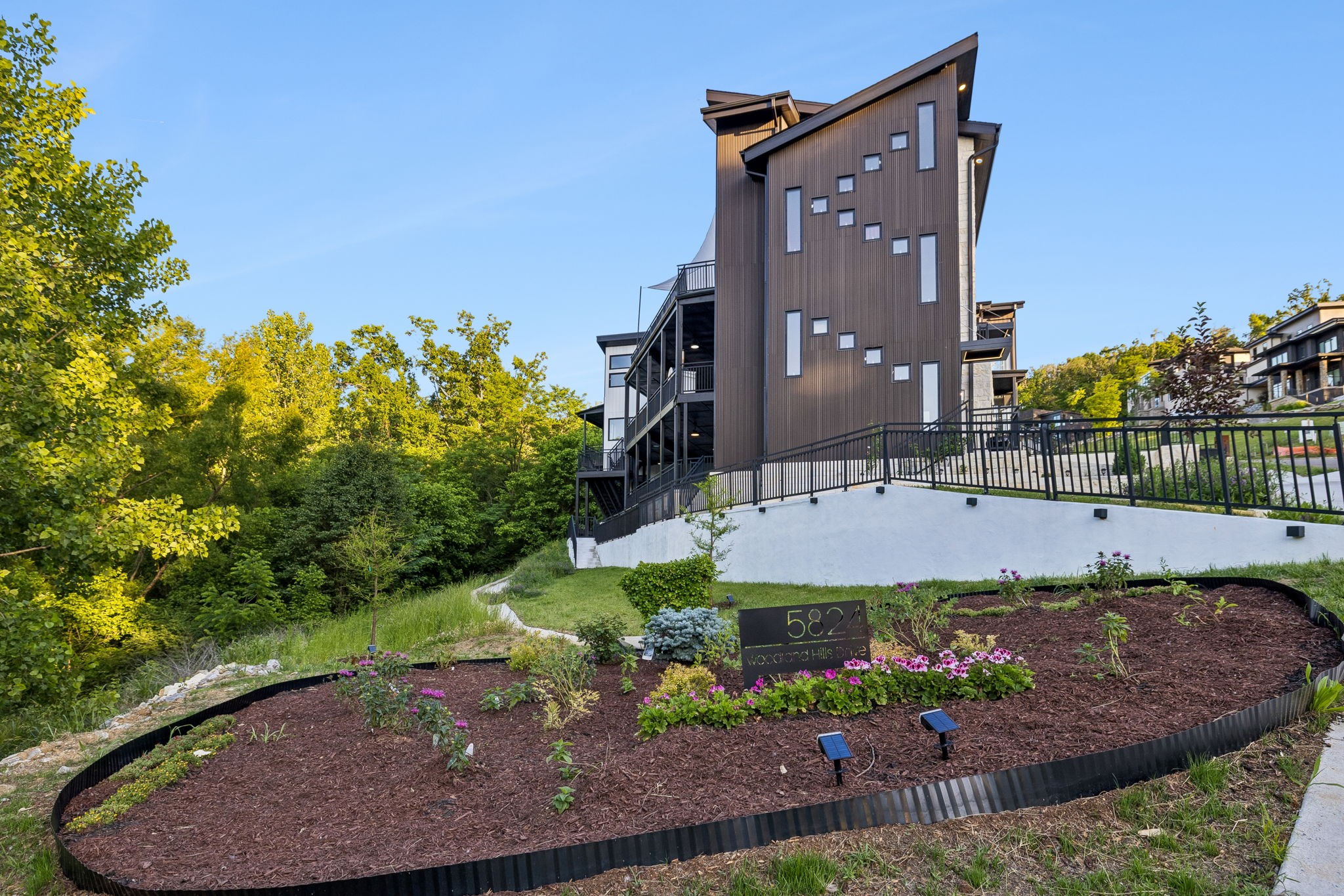5824 Woodland Hills Drive Nashville TN 37211