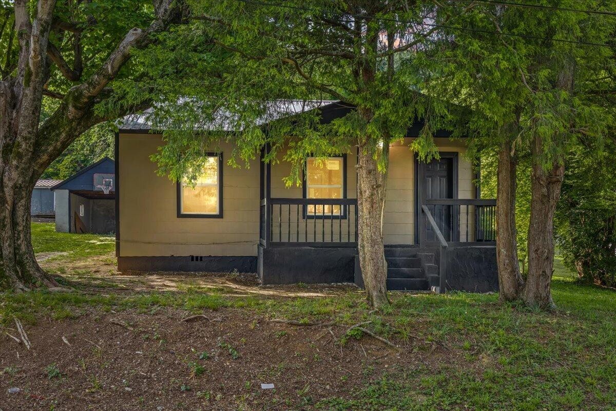 307 W Farrell Street Niota TN 37826